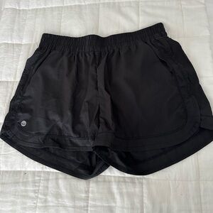Senita Sedona shorts size M.